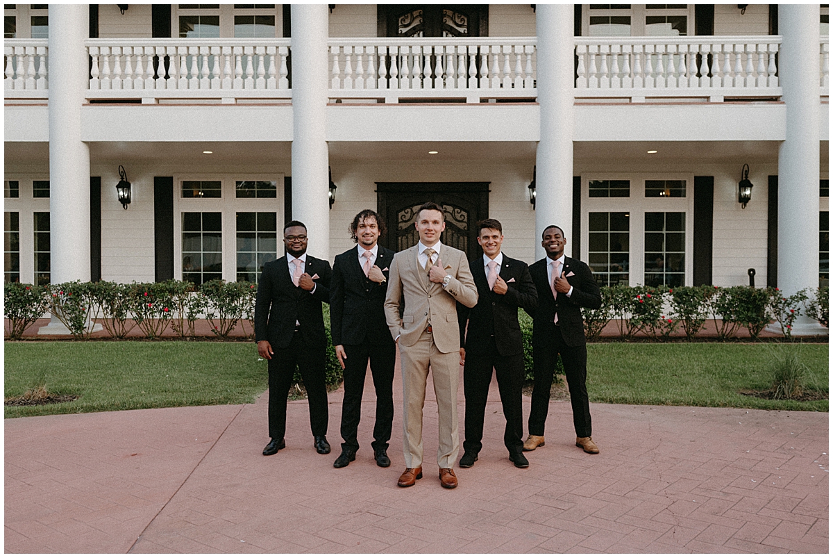 Patricia and brunos wedding in texas captured by Vanessa Martins Photos