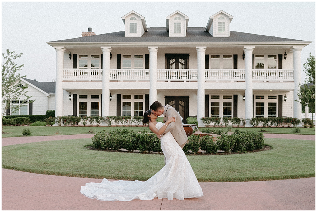 Patricia and brunos wedding in texas captured by Vanessa Martins Photos